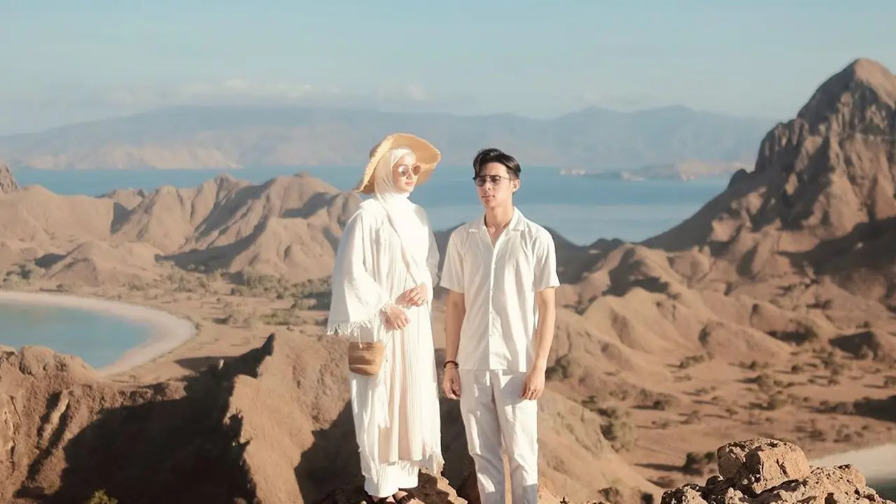 [Fimela] Rey Mbayang dan Dinda Hauw