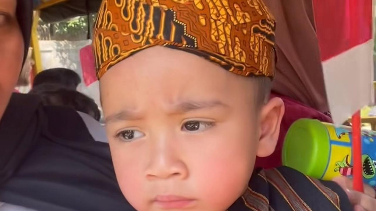 Keseruan Rayyanza merayakan Hari Kemerdekaan juga terekam oleh Sus Rini, yang selalu siaga mendampinginya selama bersekolah.<br><br>