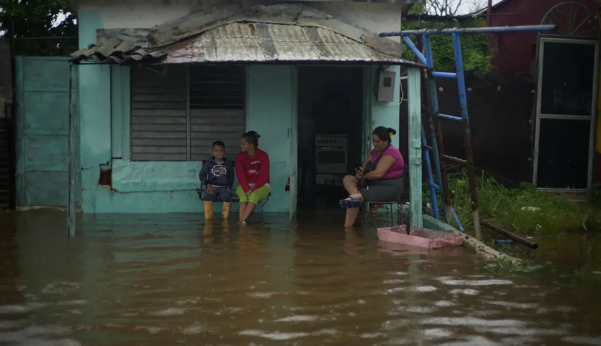 Idalia menghantam bagian paling barat Kuba paling parah, termasuk provinsi Pinar del Rio, yang masih dalam masa pemulihan dari hantaman Badai Ian tahun lalu. (AP Photo/Ramon Espinosa)