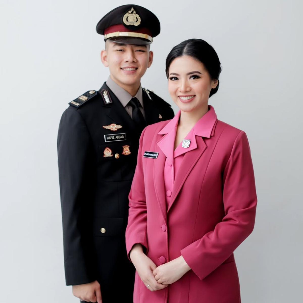 Paras Ayu Angela Anak Mantan Panglima TNI Memakai Seragam Ibu Bhayangkari