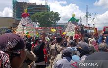 Ribuan Warga Meriahkan Gerebek Getuk Magelang dalam Hari Jadi ke-1.120 Kota
