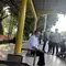 Gubernur Jakarta Pramono Anung menunggu bus Transjakarta di halte kawasan Taman Surapati, Jakarta Pusat. (Liputan6.com/Muhammad Radityo Priyasmoro).