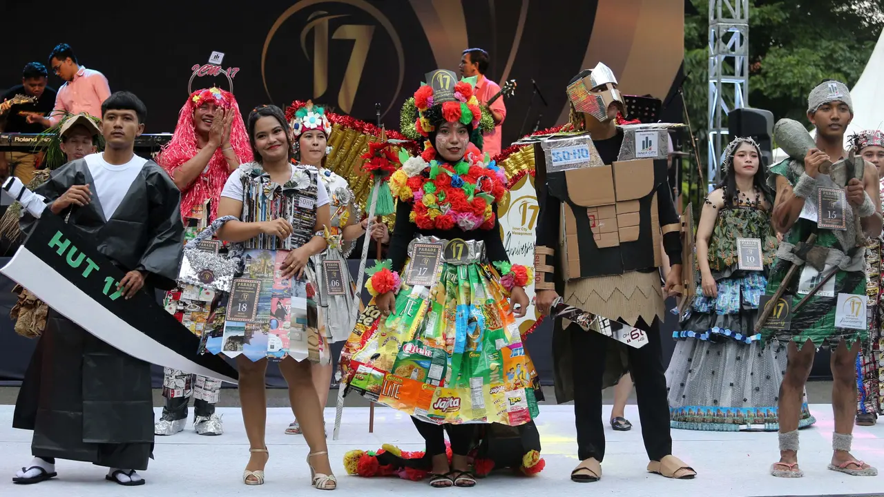 Parade Busana Ramah Lingkungan Ajak Penghuni Apartemen Peduli Lingkungan