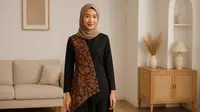 7 Model Outer Batik Kombinasi Polos yang Cocok Dipadukan dengan Rok, Simpel Tapi Anggun