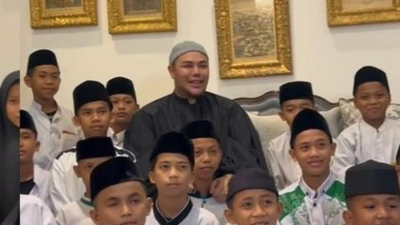 Momen akrab Ivan dan Para Santri