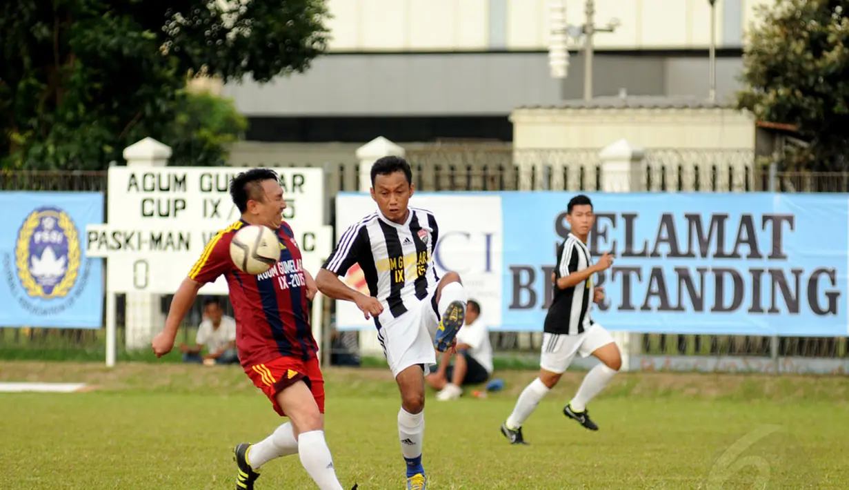Turnamen sepak bola Agum Gumelar Cup kembali digelar di Lapangan C Senayan, Jakarta (9/1/2015). (Liputan6.com/Helmi Fithriansyah)