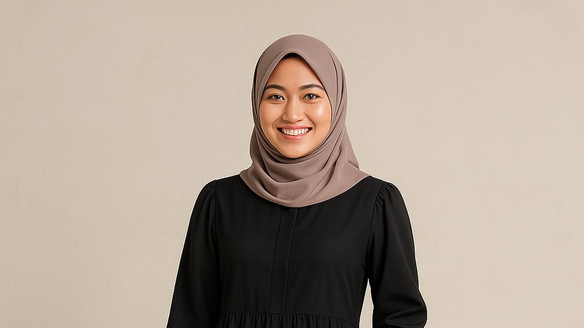 10 Model Gamis Hitam Kekinian 2025, Ini Desain yang Tidak Monoton dan Cocok untuk Segala Usia