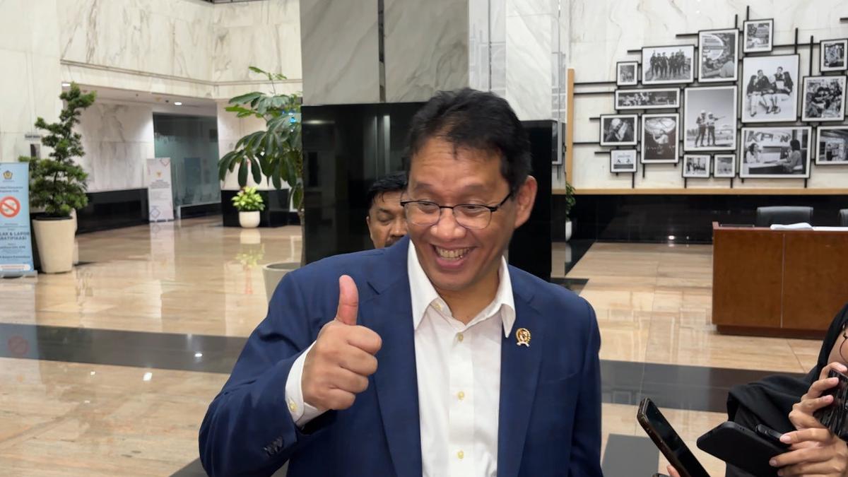 Kumpulan Aksi Kocak Purbaya Si 'Jempol Man': Urus Duit Negara Tak Harus Selalu Serius