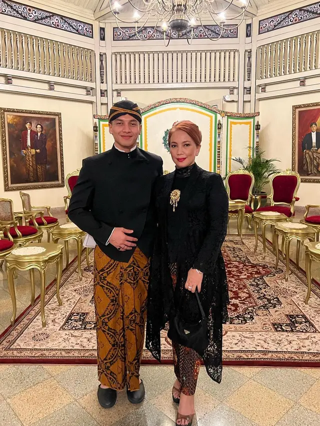 6 Potret Jefri Nichol Ikut Ritual Malam 1 Suro di Surakarta Ini Curi Perhatian