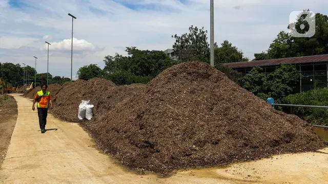 Pemanfaatan Limbah Sungai Ciliwung Menjadi Pupuk Kompos