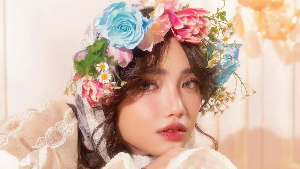 Netizen Sebut MasyaAllah, 7 Penampilan Fuji Secantik Bidadari di Pemotretan Terbarunya