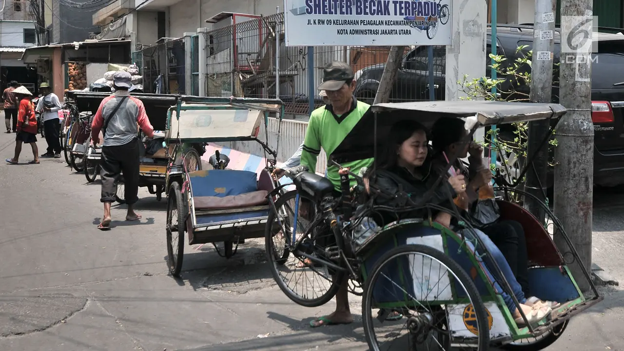 Melihat Halte Khusus Becak di Pejagalan