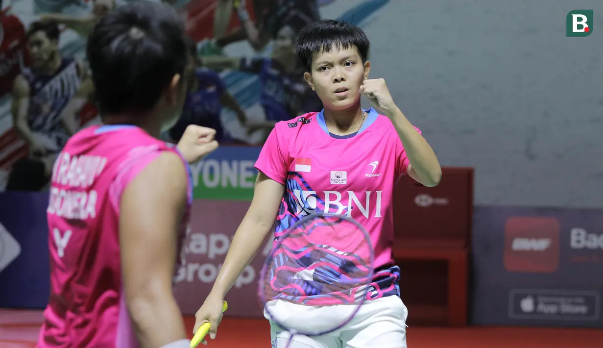 Kini, keduanya telah menjejak babak semifinal usai tampil mengejutkan dengan mengalahkan pasangan tangguh asal Korea selatan yang diunggulkan di tempat kedua, Lee So Hee/Shin Seung Chan di perempatfinal dengan rubber game 15-21, 21-16 dan 21-16. (Bola.com/Ikhwan Yanuar)