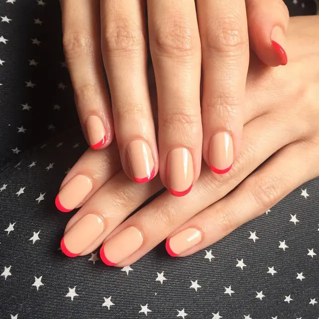 Percantik Kuku di Hari Valentine dengan Kreasi Nail Art Berikut