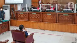 Terdakwa kasus pembunuhan Brigadir J, Putri Candrawathi saat mengikuti sidang di Pengadilan Jakarta Selatan, Rabu (11/1/2023). Dalam sidang tersebut Putri Candrawathi diperiksa sebagai terdakwa dalam perkara pembunuhan berencana Brigadir Nofriansyah Yosua Hutabarat alias Brigadir J. (Liputan6.com/Angga Yuniar)