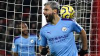 Penyerang Manchester City, Sergio Aguero merayakan gol yang dicetaknya ke gawang Sheffield United dalam pekan ke-24 Liga Inggris di Bramall Lane, Selasa (21/1/2020). Aguero mencetak gol semata wayang untuk kemenangan Man City saat berkunjung ke markas Sheffield United. (AP/Rui Vieira)