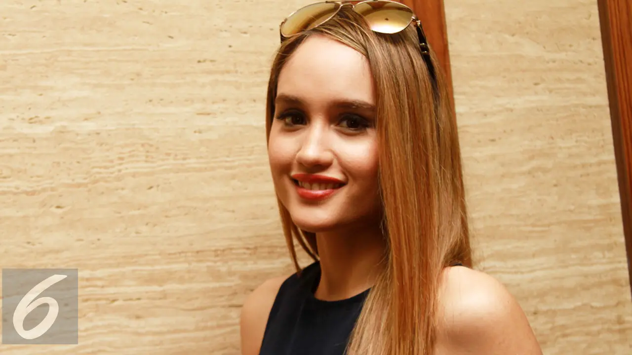 Cinta Laura