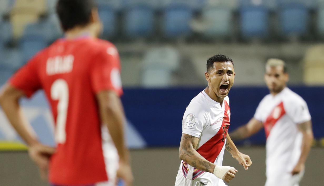 Tiga gol Peru dicetak Gianluca Lapadula pada menit ke 21 dan 40 lalu Yoshimar Yotun pada menit ke 80. (AP/Andre Penner)