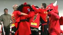 Mallorca&#039;s players celebrate after scoring against Valencia during the Spanish league football match at the Ono stadium in Palma de Mallorca, on January 25, 2009. AFP PHOTO/ Jaime REINA 