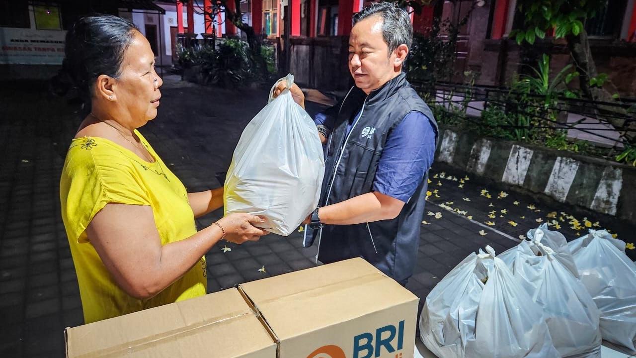 BRI Peduli Gerak Cepat Salurkan Bantuan untuk Warga Terdampak di Bali dan NTT
