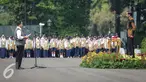 Presiden Joko Widodo mempimpin pembukaan kegiatan Kawah Kepemimpinan Pelajar (KKP) di Istana Merdeka, Jakarta (18/11). Melalui program ini pemerintah berusaha menanamkan pandangan dasar dan mentalitas kepemimpinan pelajar. (Liputan6.com/Faizal Fanani)