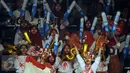 Sejumlah supporter bersorak memberikan dukungan bagi tim Indonesia di Kejuaraan Dunia Bulutangkis 2015 di Istora SenayanJakarta, Rabu (12/8/2015). Kejuaraan Dunia Bulutangkis 2015 berlangsung 10-16 Agustus. (Liputan6.com/Helmi Fithriansyah)