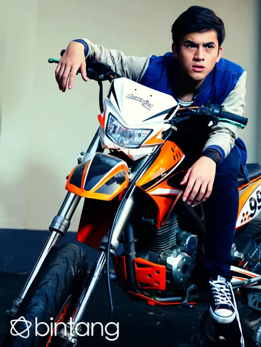 Pemuda tampan ini ingin mewujudkan impian di dunia entertainment dengan bermain dalam sinetron, FTV atau film yang  selalu berbeda karakternya. (Galih W. Satria/Bintang.com)