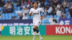 Ryo Germain kemudian sempat membela Yokohama FC selama semusim sebelum bergabung dengan Jubilo Iwata. Semusim di Yokohama FC, Ryo bermain 36 kali di semua ajang, mencatatkan tiga gol dan tiga assist. (J.LEAGUE)