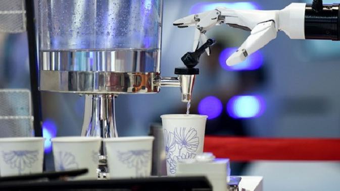 Demi Jalankan Revolusi Seni Kuliner, Pria Ini Ciptakan Robot Pembuat Burger