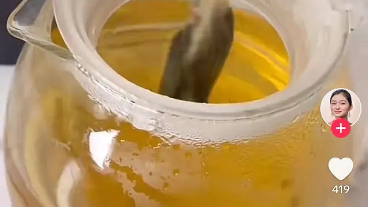 Hemat dan Praktis, Ini Cara Membuat Face Mist Teh Hijau untuk Hidrasi Wajah
