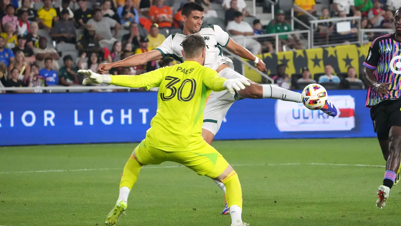 Maarten Paes ketika bermain untuk MLS All-Star.