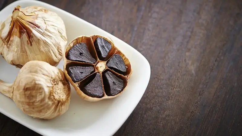 ilustrasi black garlic