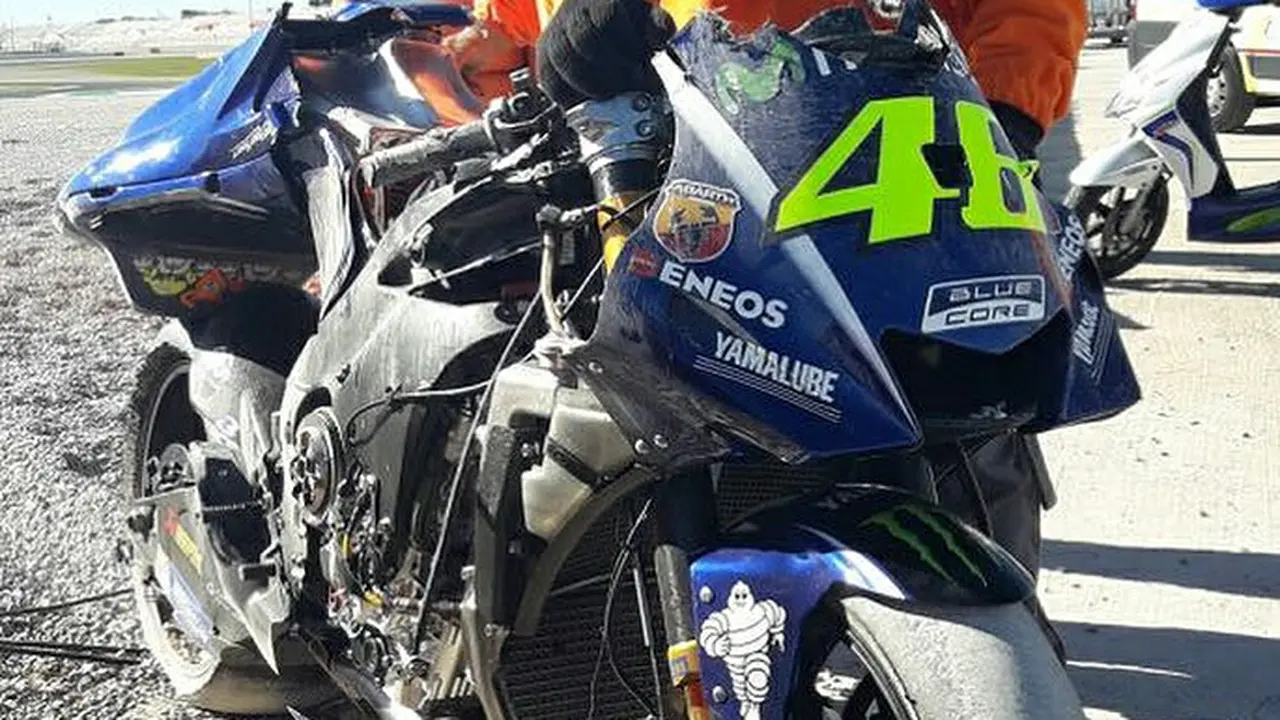 Yamaha YZR-M1 Valentino Rossi Hancur (Foto: Instagram MotoGP)