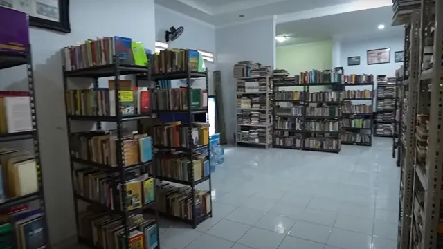 Potret koleksi buku Habib Ja’far (Sumber:YouTube/Taulany TV)