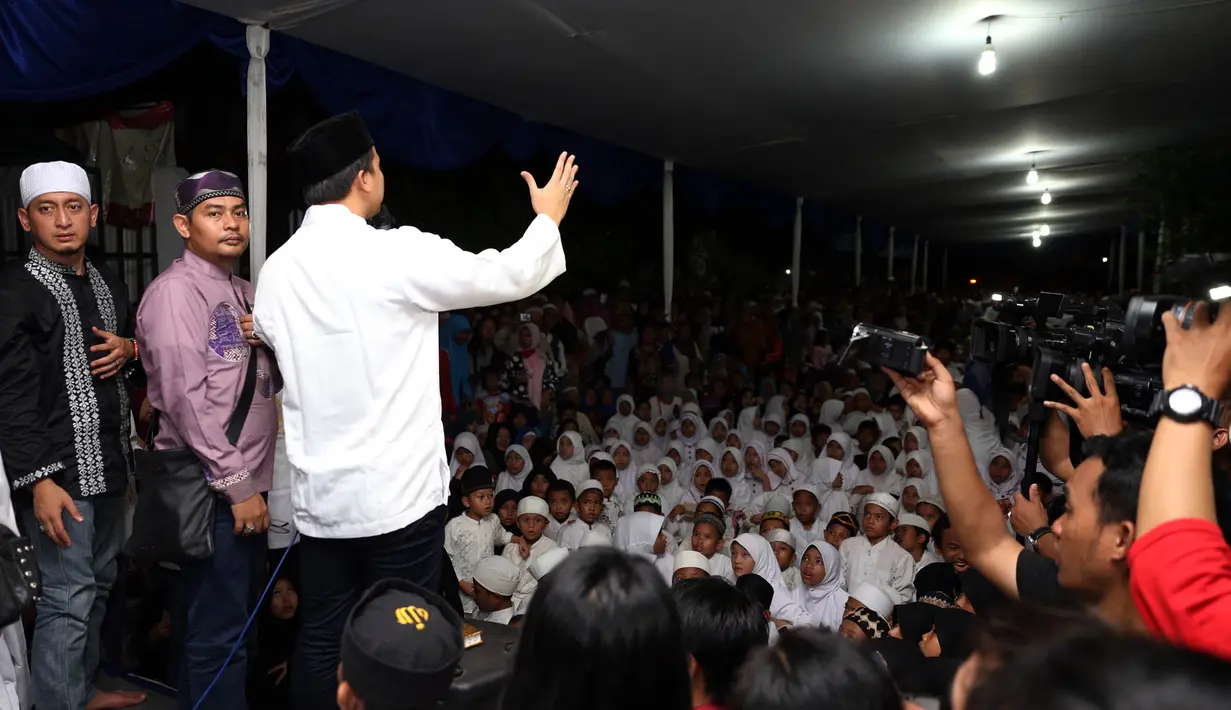 Beginilah nuansa pengajian untuk Olga Syahputra (Foto: Muhammad Akrom Sukarya)