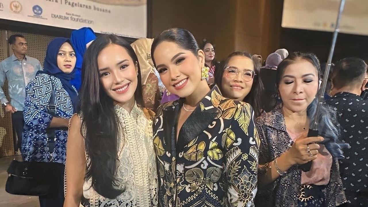 Potret Beby Tsabina Hadiri Acara Tutur Batik, Cantik Berkelas saat Kumpul Bareng Ibu-ibu Pejabat