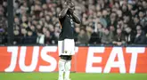 Pemain AS Roma Romelu Lukaku melakukan selebrasi usai mencetak gol ke gawang Feyenoord pada leg pertama play-off babak sistem gugur Liga Europa 2023/2024 di Stadion De Kuip, Jumat (16/2/2024).  Kedua tim bermain imbang 1-1.  (Foto AP/Peter Dejong)