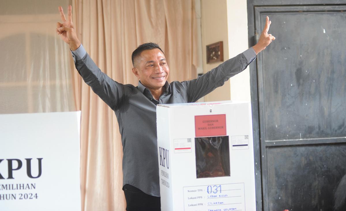 Dharma Pongrekun nyoblos di TPS 31 Lebak Bulus