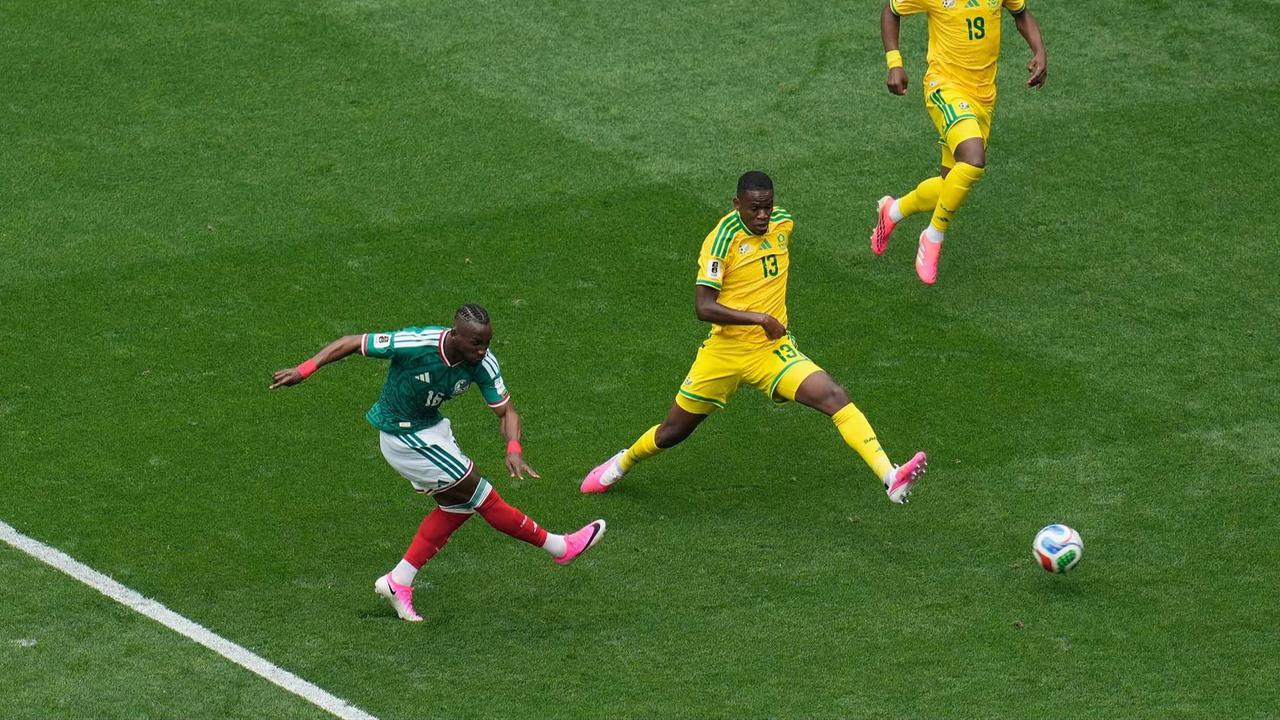 FOTO: Julian Quinones Ukir Sejarah Gol Pertama Piala Dunia 2026