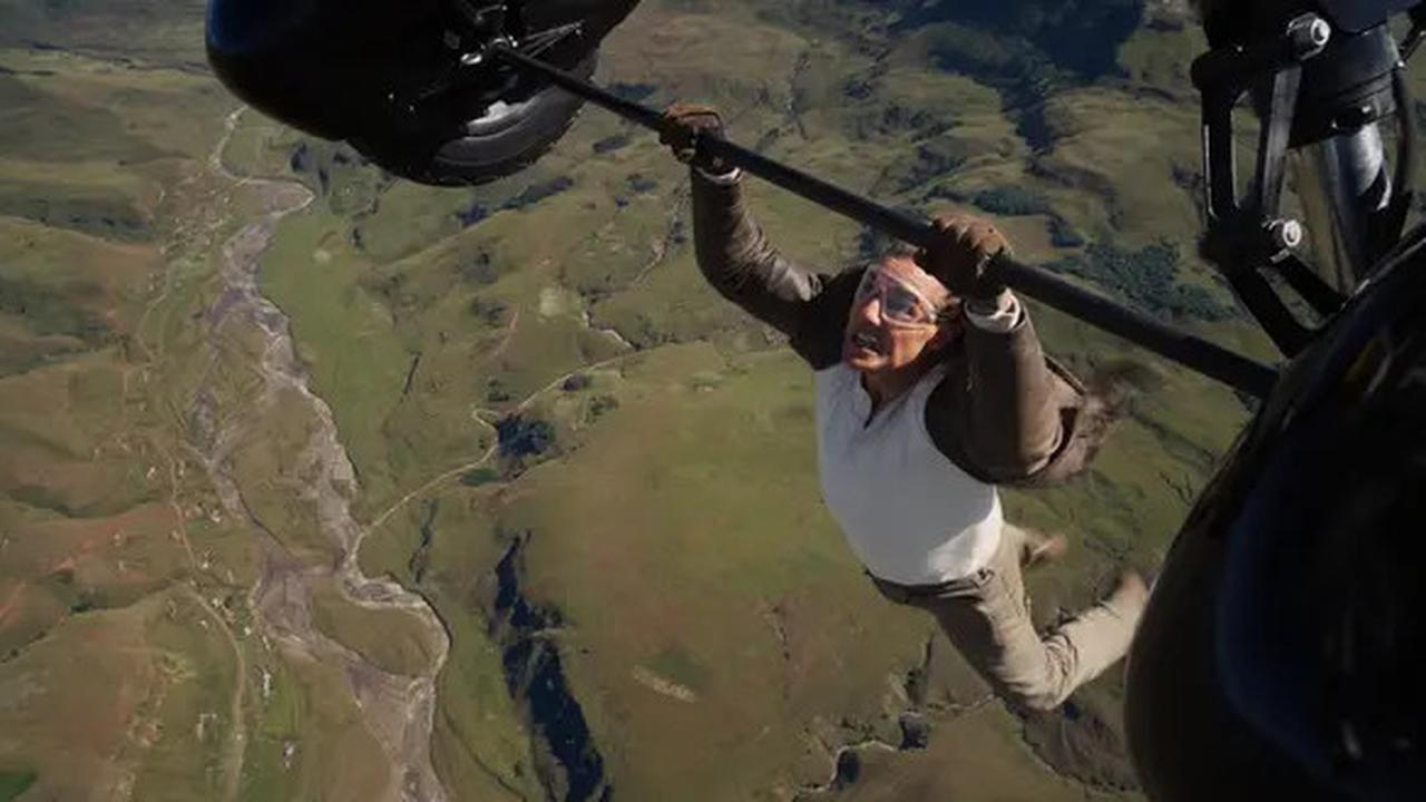Tom Cruise Bolak-balik Lakukan Adegan Berbahaya di Film Mission: Impossible, Simon Pegg Ungkap Momen Sang Aktor Gugup