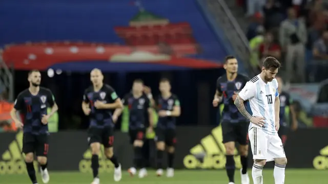Wajib menang membuat para pemain timnas Argentina tampak tegang. Sementara Kroasia bermain lebih nyaman. Mereka sabar dalam menyusun serangan.