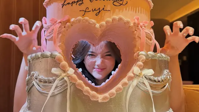 Kue ulang tahun Fuji An saat mendapatkan kejutan ulang tahun. [@fuji_an]