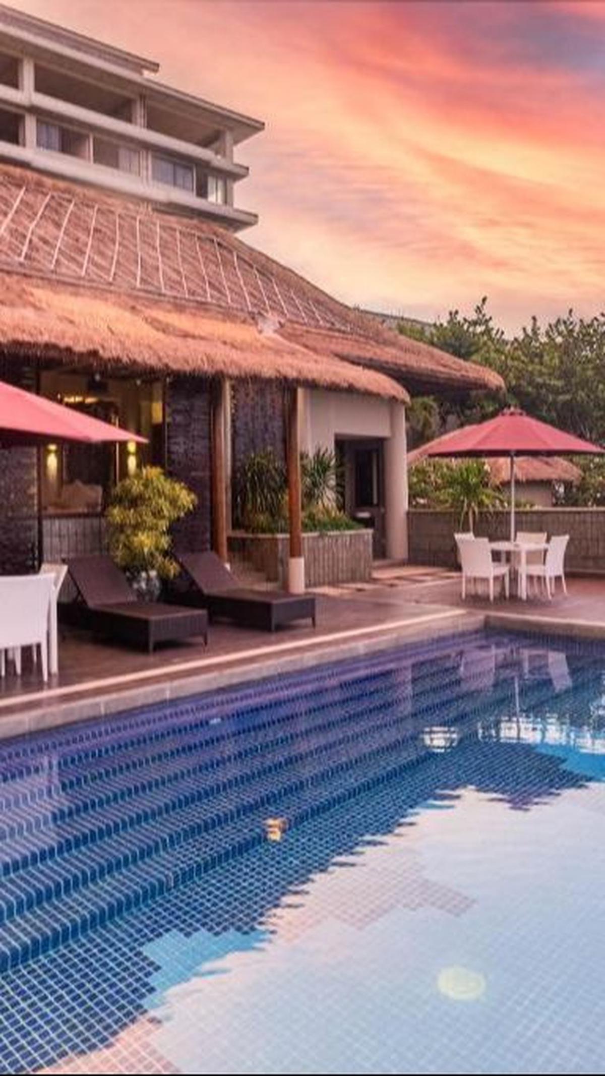 6. The Sterling Hotel &amp; Villa's<br>