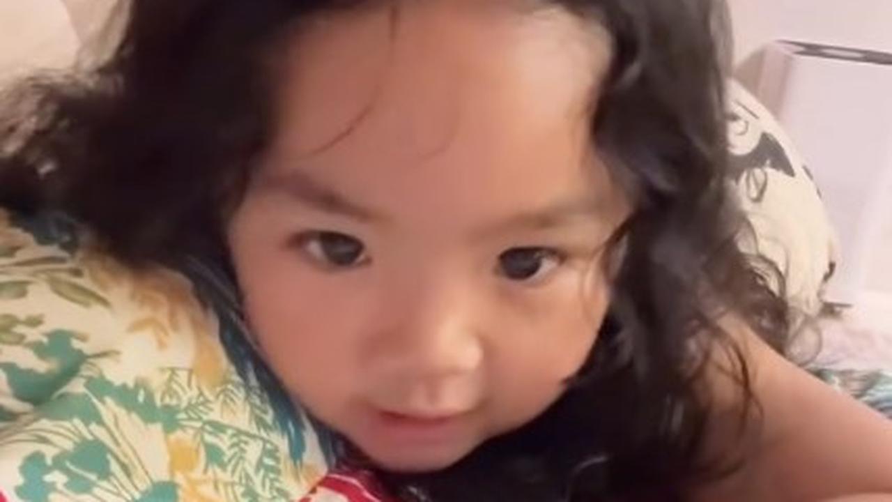 Momen Gemas Xarena Anak Siti Badriah Ajak Bicara sang Adik yang Masih di Dalam Kandungan: Lagi Apa Sudah Makan Belum?