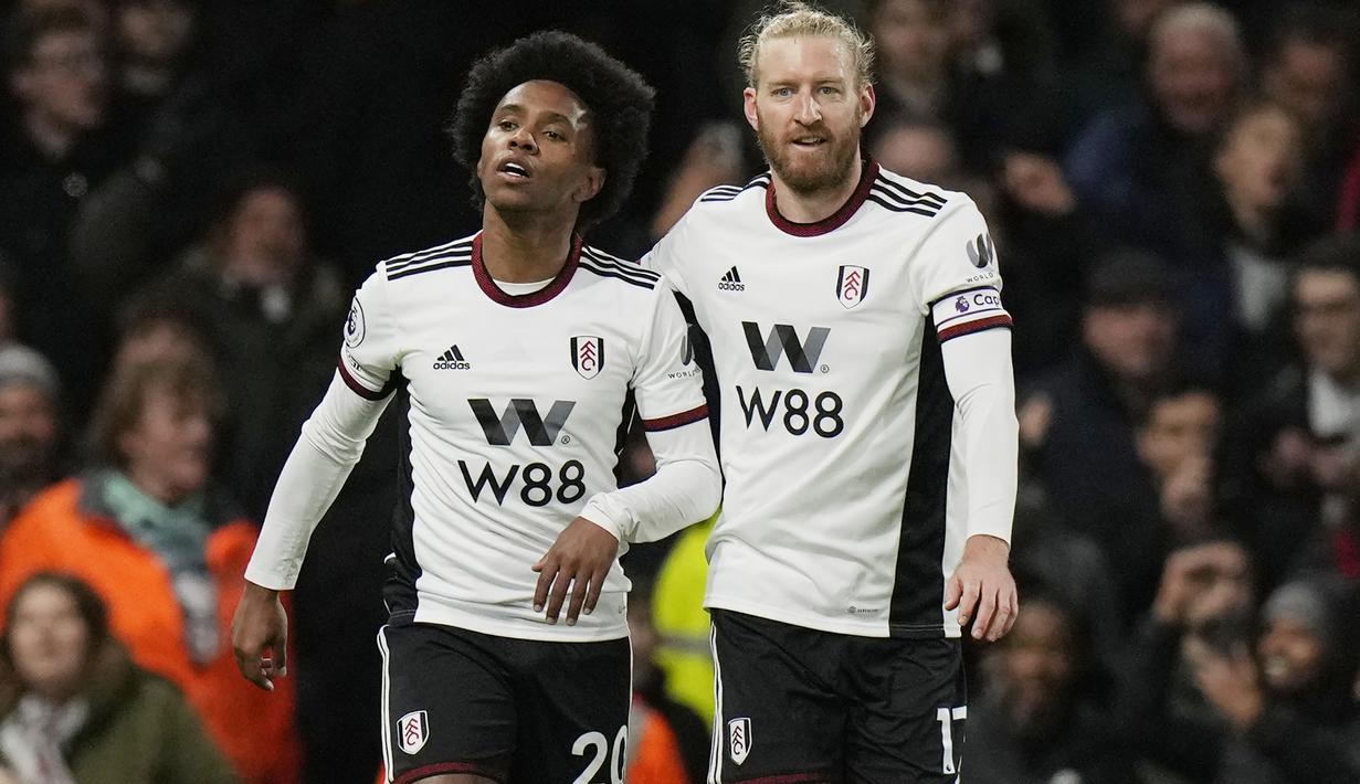 Sebagai kiblat sepak bola Benua Amerika bersama Argentina, Brasil tak pernah putus menghasilkan pemain-pemain dengan kemampuan skill di atas rata-rata. Hal inilah yang menjadi salah satu pertimbangan klub-klub di liga top Eropa untuk berlomba mendatangkan para pemain asal Brasil. Seperti di Liga Inggris musim 2022/2023 yang tengah berjalan, tercatat ada 5 pemain asal Brasil yang didatangkan langsung dari klub Brasil oleh beberapa klub di Liga Inggris. Berikut daftar kelima pemain tersebut. (AP Photo/ Alastair Grant)