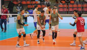 Sempat tertinggal dua gin lebih dulu, Timnas Bola Voli Putra Indonesia menunjukkan mental juara dengan bangkit dan membalikkan keadaan. (Bola.com/Bagaskara Lazuardi)