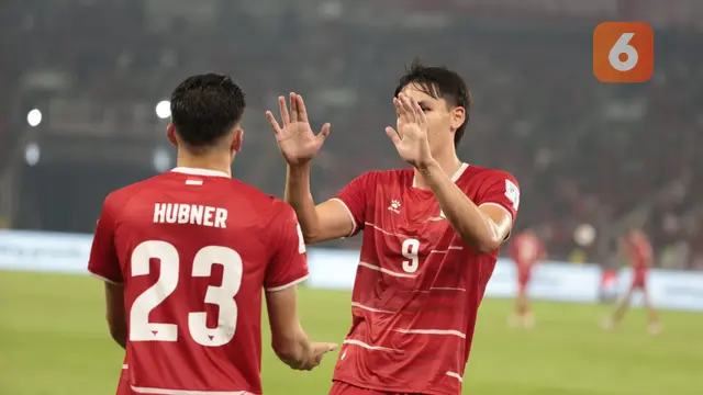 Timnas Indonesia, Micthell Baker, Justin Hubner