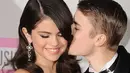 Meski demikian, Selena dan Justin tetap saling berhubungan dan perasaan keduanya pun tak berubah. (Seventeen)