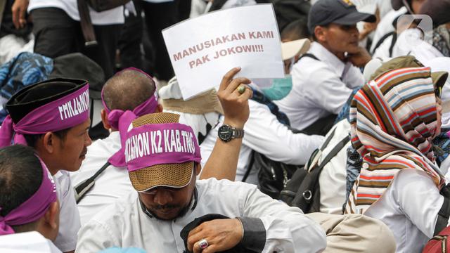 Aksi Demo Honorer Lintas Profesi di Depan DPR