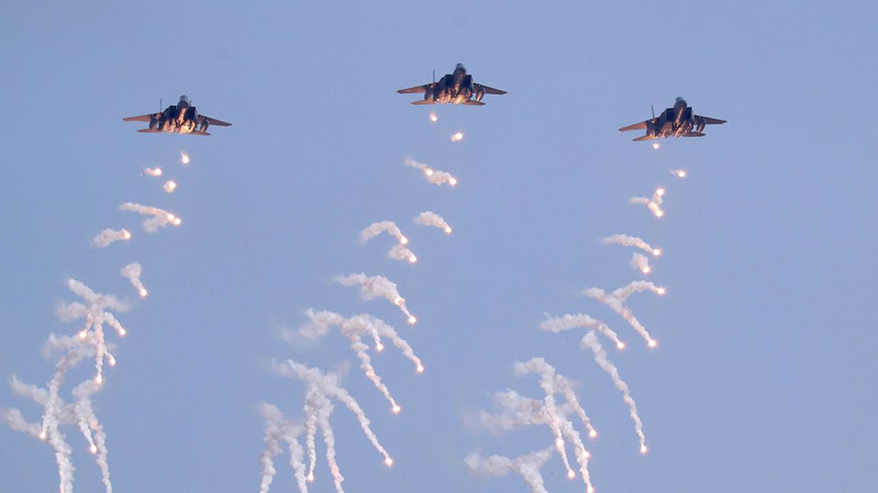 VIDEO Detik-Detik Jet Tempur Korea Selatan Tak Sengaja Jatuhkan 8 Bom ke Pemukiman Warga, 15 Orang Terluka